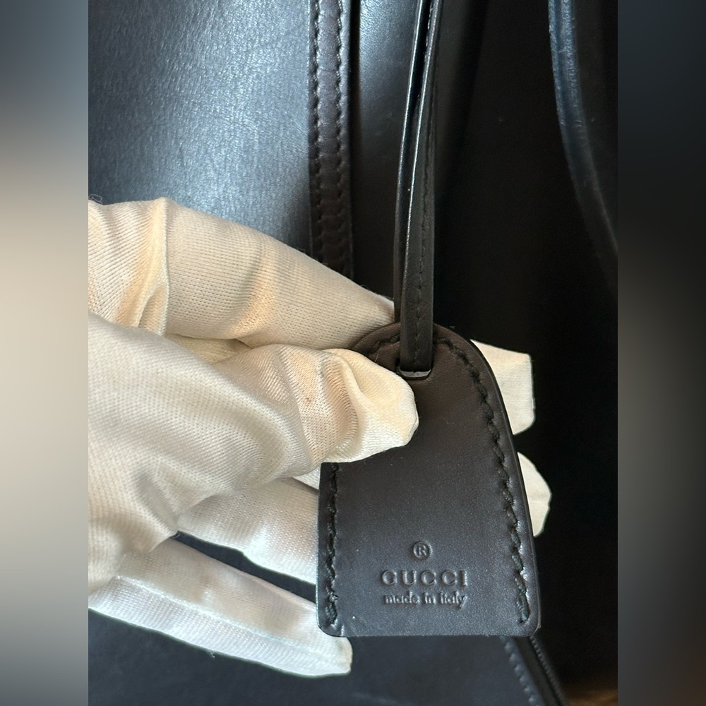 Gucci 101920 Black Leather Shopper Tote w/ Attached Zip Pouch - Picture 16 of 16
